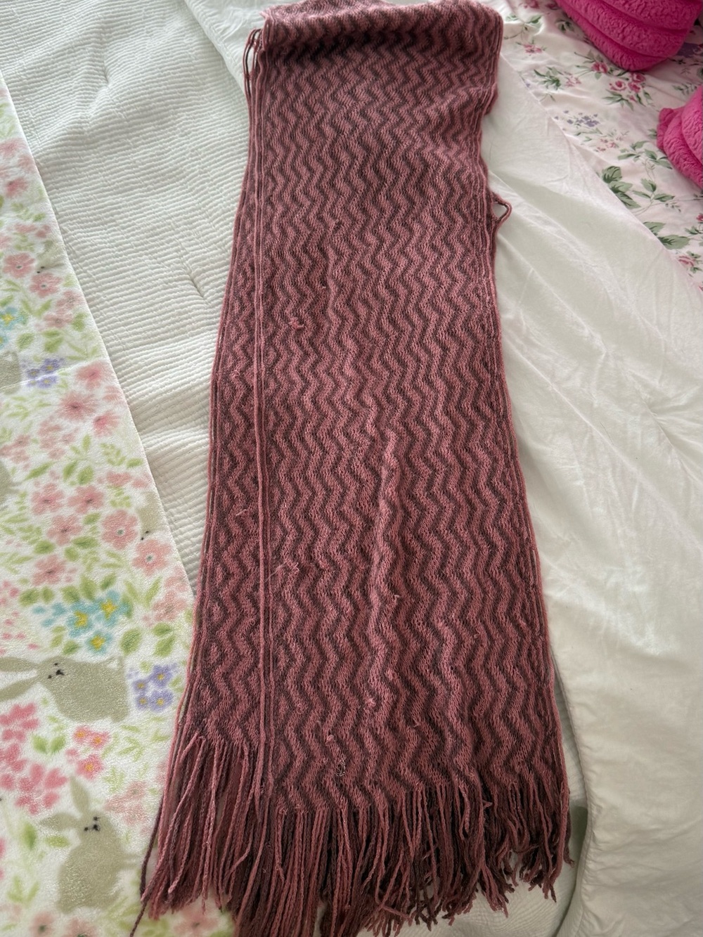 Chevron Fringed Knit scarf